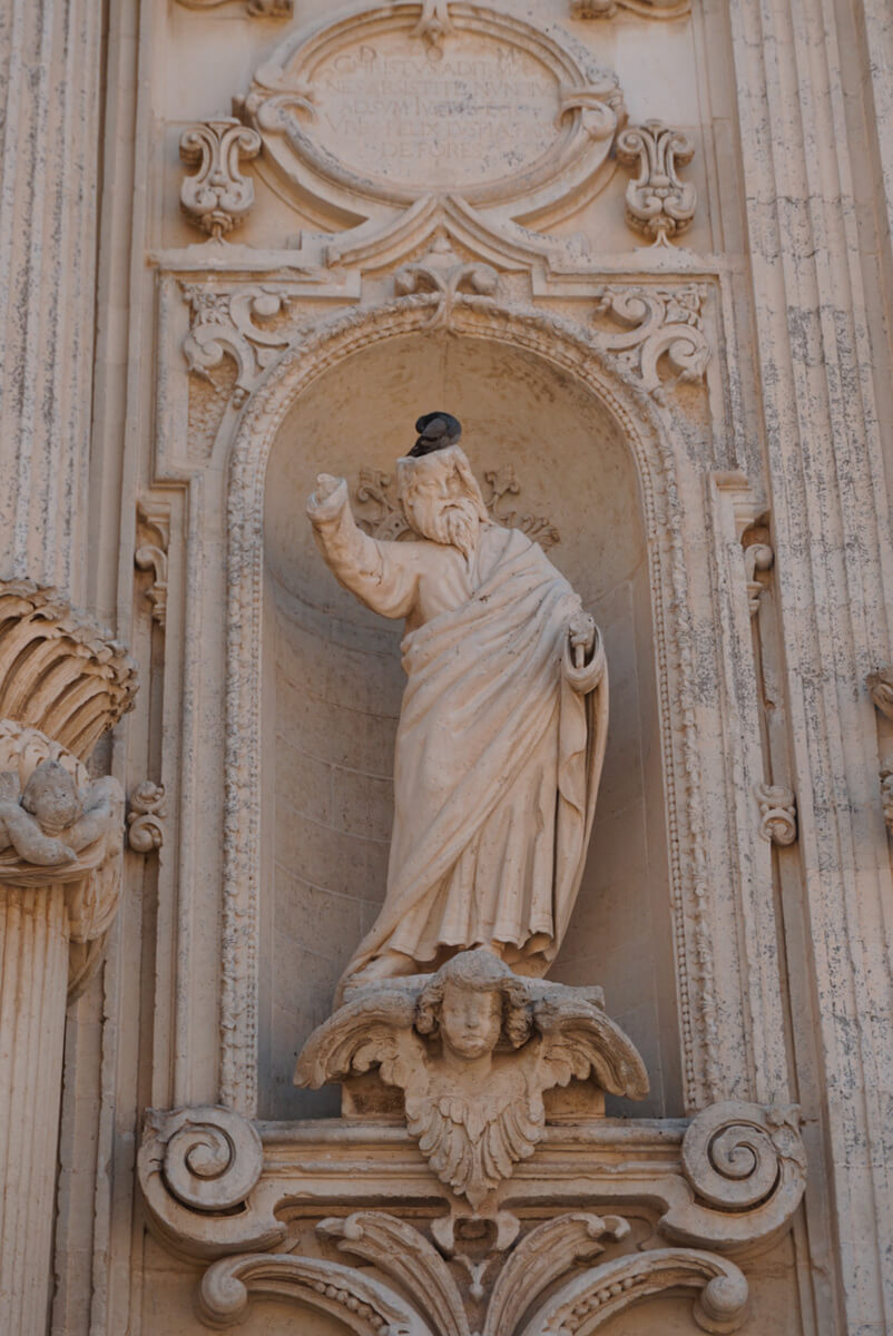 Lecce Piazza del Duomo detail